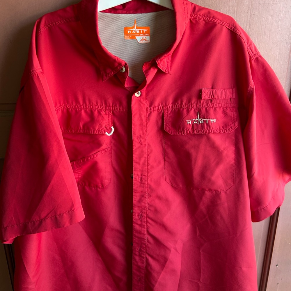 Habit Outdoor Men's Short-Sleeve Performance Shirt - Red